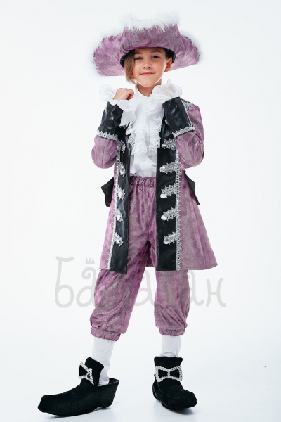 Noble prince costume for a little boy 