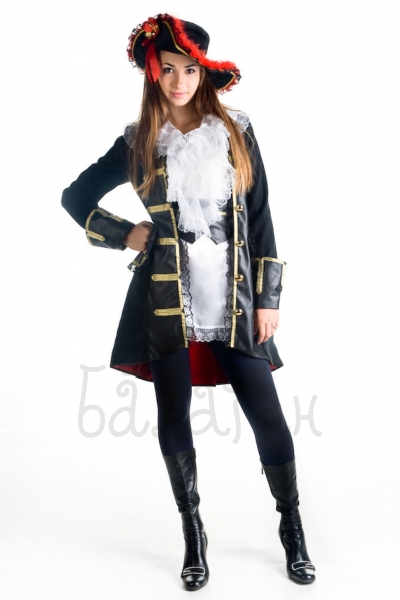 Pirate girlfriend costume for woman
